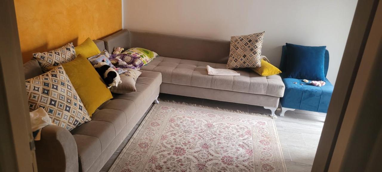 Ferienwohnung Oscar Ariana Exterior foto