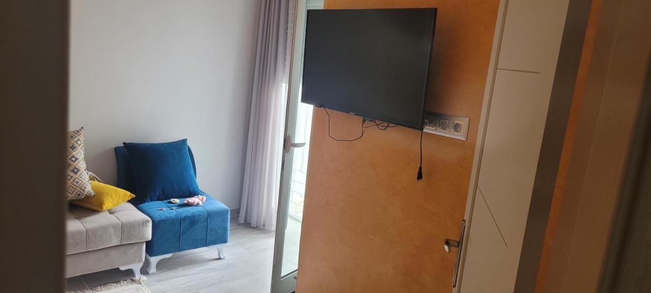 Ferienwohnung Oscar Ariana Exterior foto